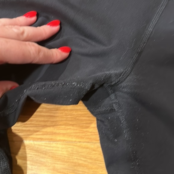 Lululemon size 6 black leggings-pilling noted on butt and groin area price as is - Picture 2 of 7